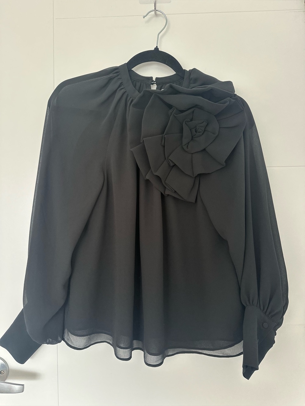 RW&CO. Black Floral Rosette Neck Blouse